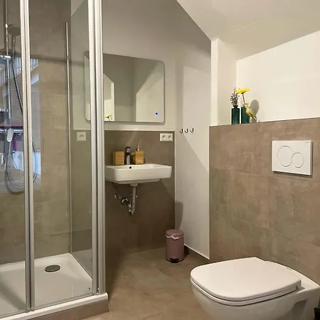 Boardinghouse Siebzehn82 Inn *